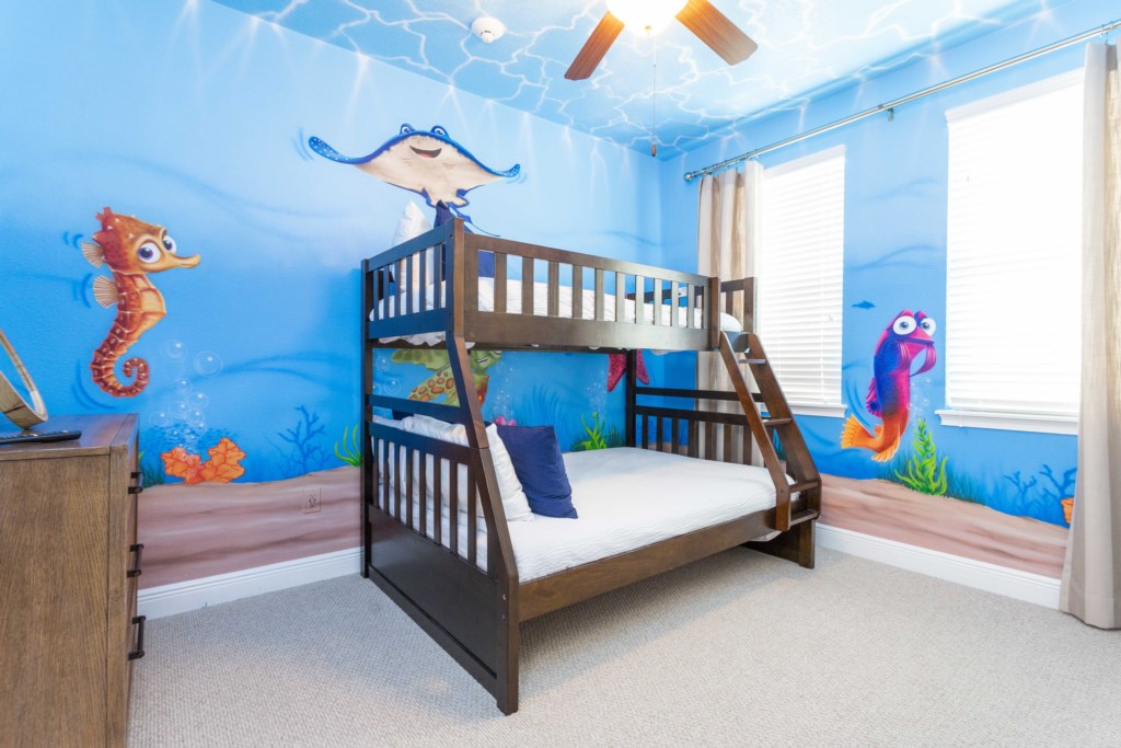 Finding Nemo Themed Bedroom w/ Bunk Bed