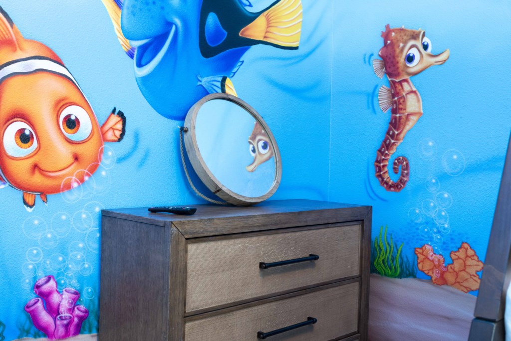 Finding Nemo Themed Bedroom w/ Bunk Bed