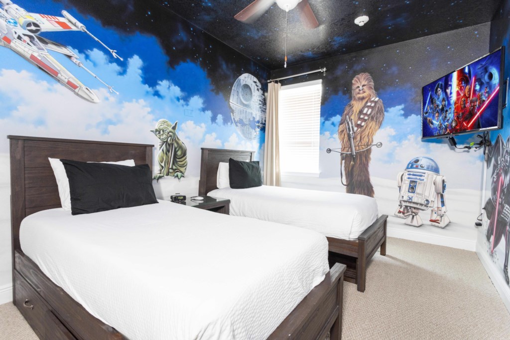 Star Wars Themed Bedroom w/ Two Twin beds