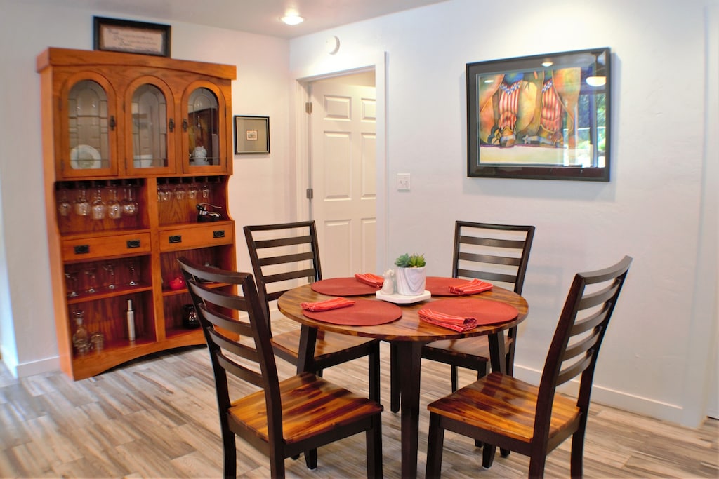 Dining Area - Lower Level Unit