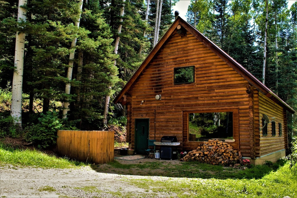 The Deer Ridge Cabin
