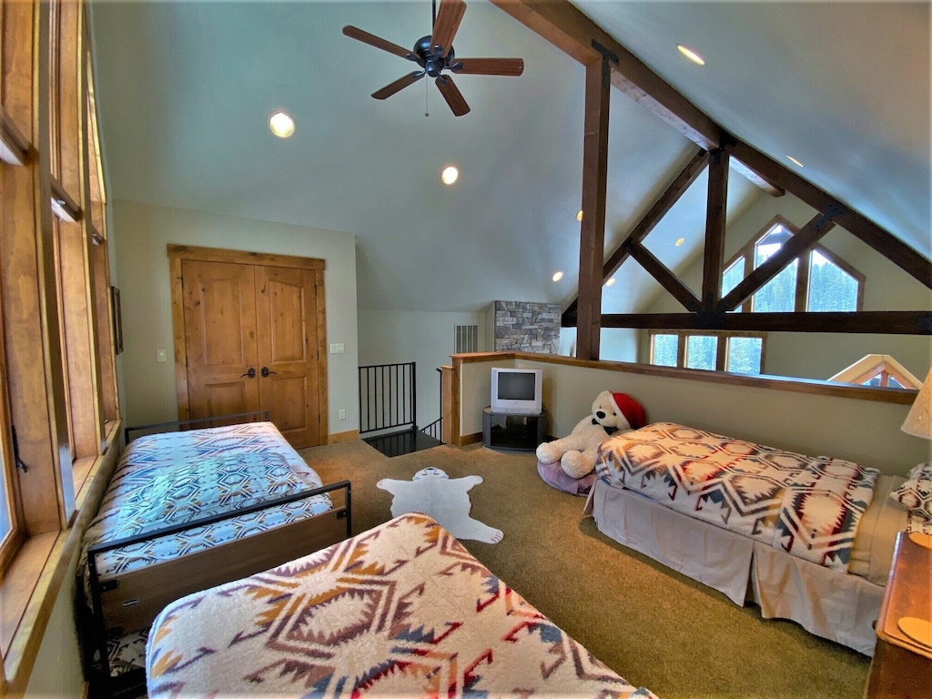 Upstairs Loft with 2 Twin Beds, Twin Trundle