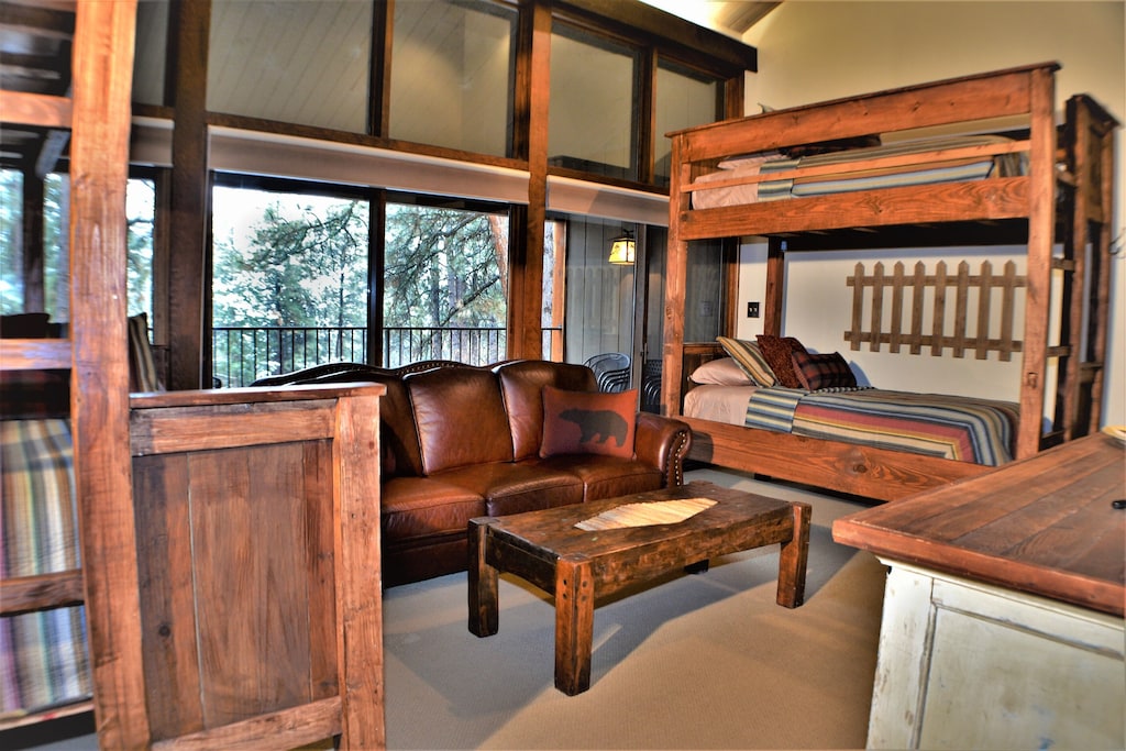 Downstairs Bedroom with Twin/Twin Bunk and Twin/Queen Bunk