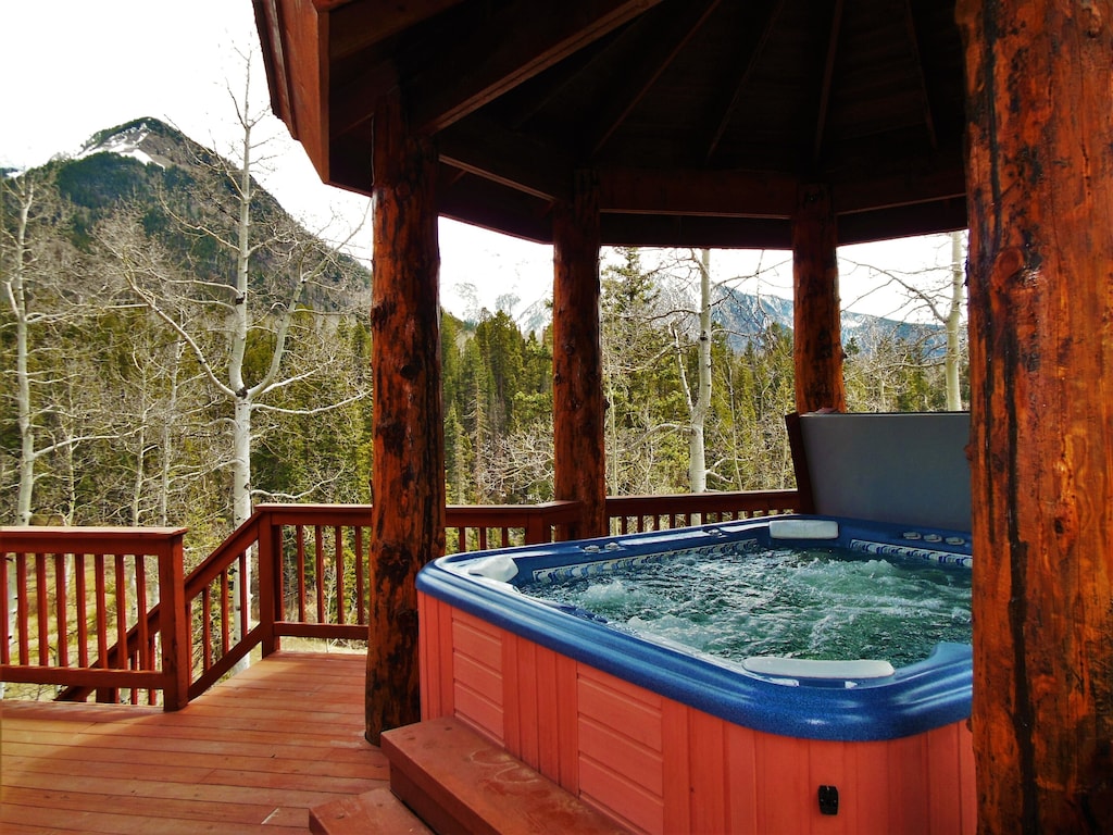 Private Outdoor Hot Tub