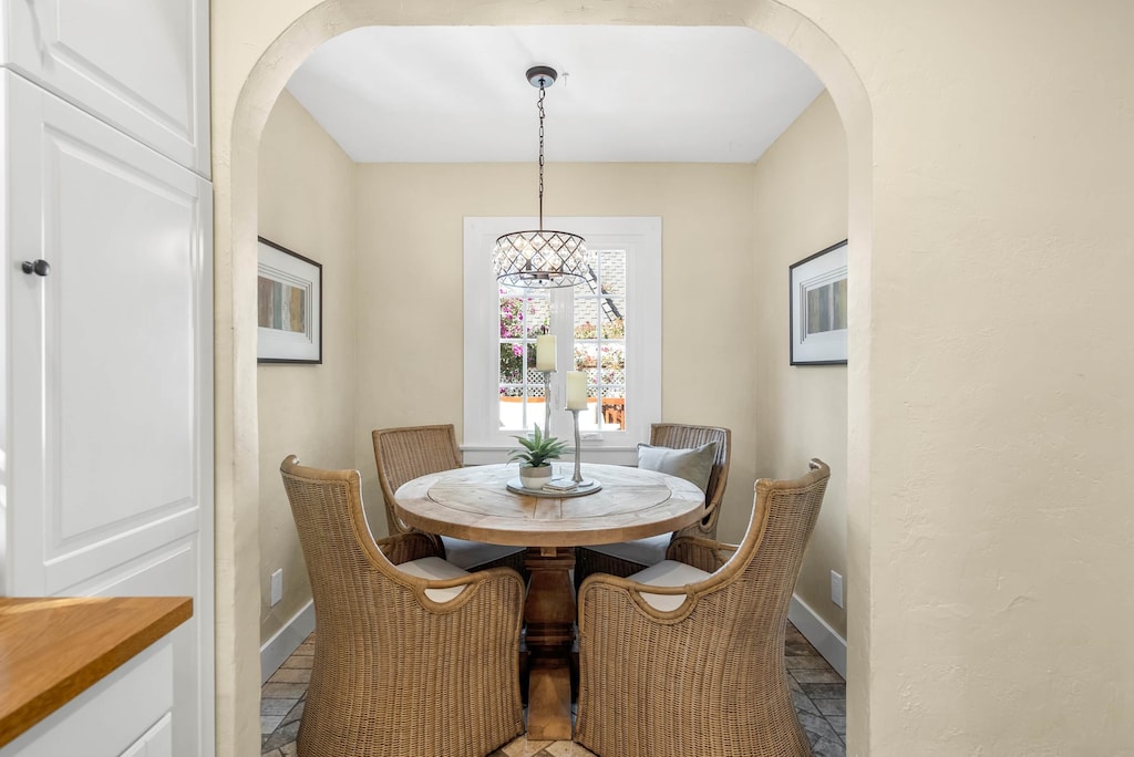 Cozy dining with with seating for 4