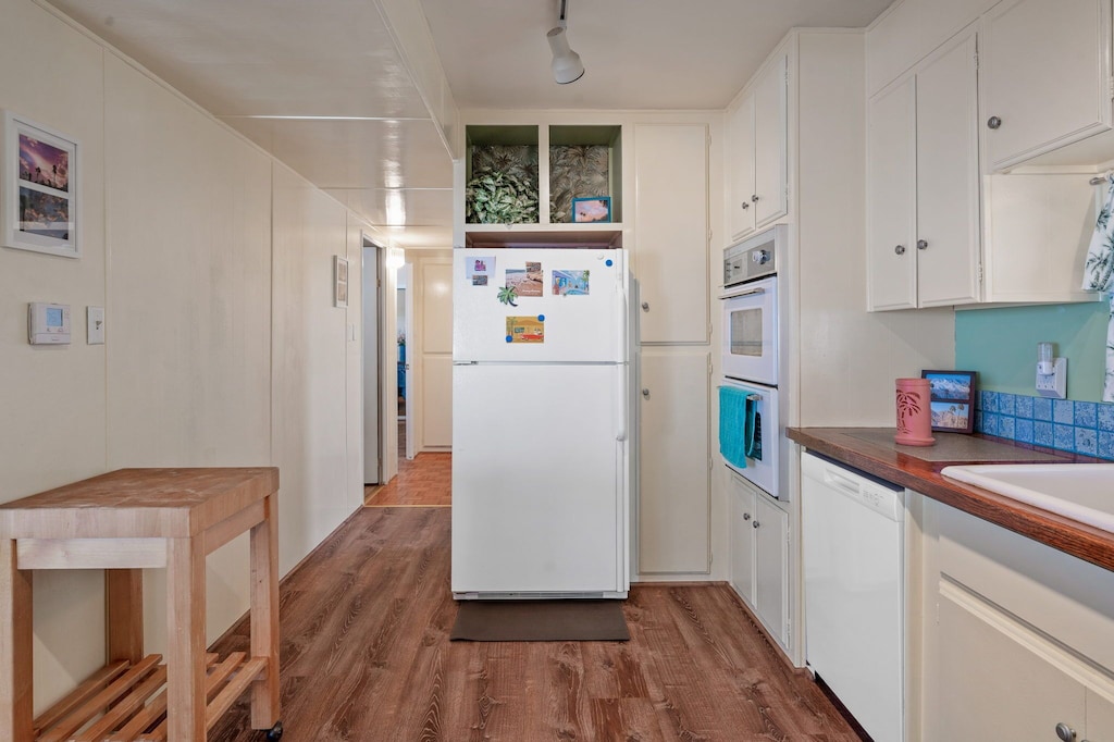 Spacious kitchen!