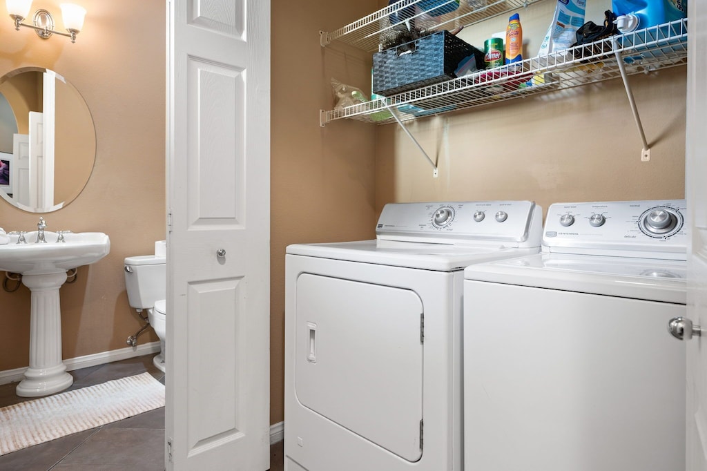 Full in-unit washer and dryer!