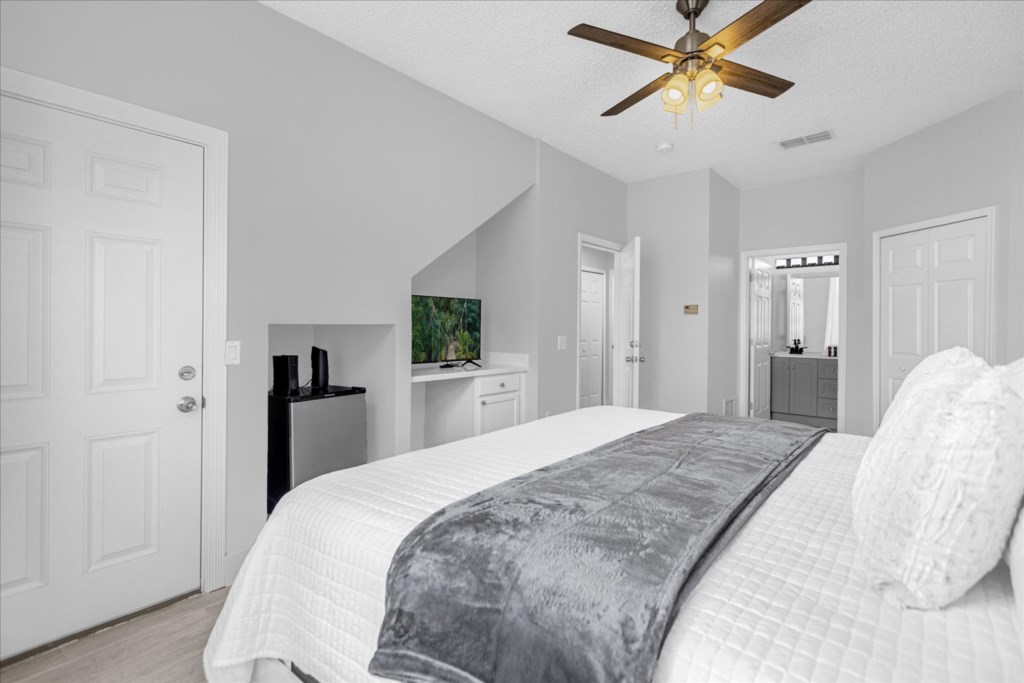 4 bedroom vacation townhouse at Lake Berkley Resort - Image 11