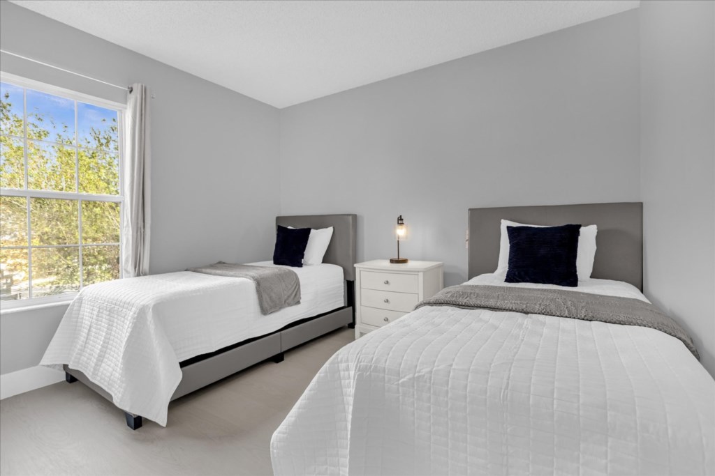 4 bedroom vacation townhouse at Lake Berkley Resort - Image 14