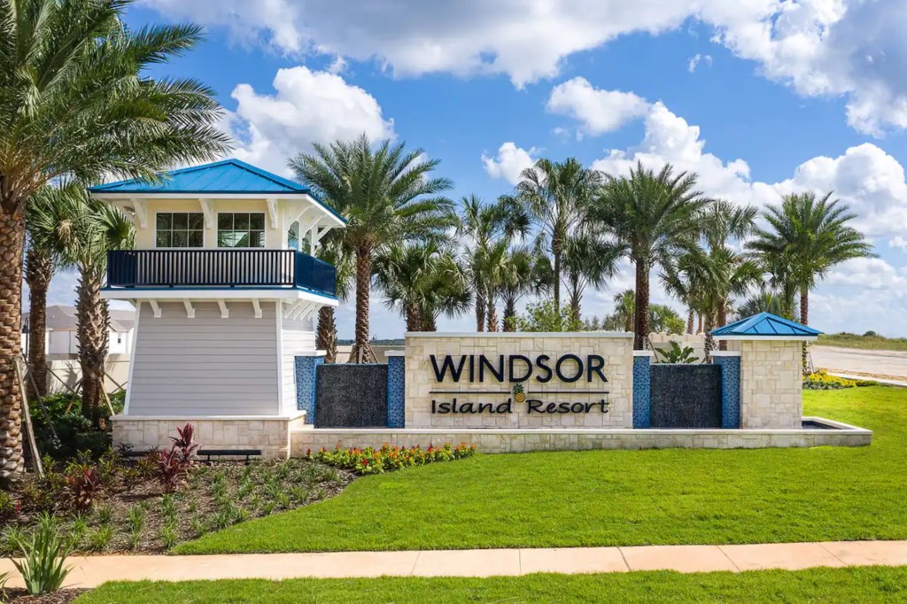 Windsor-Island-Resort-Entrance-Sign