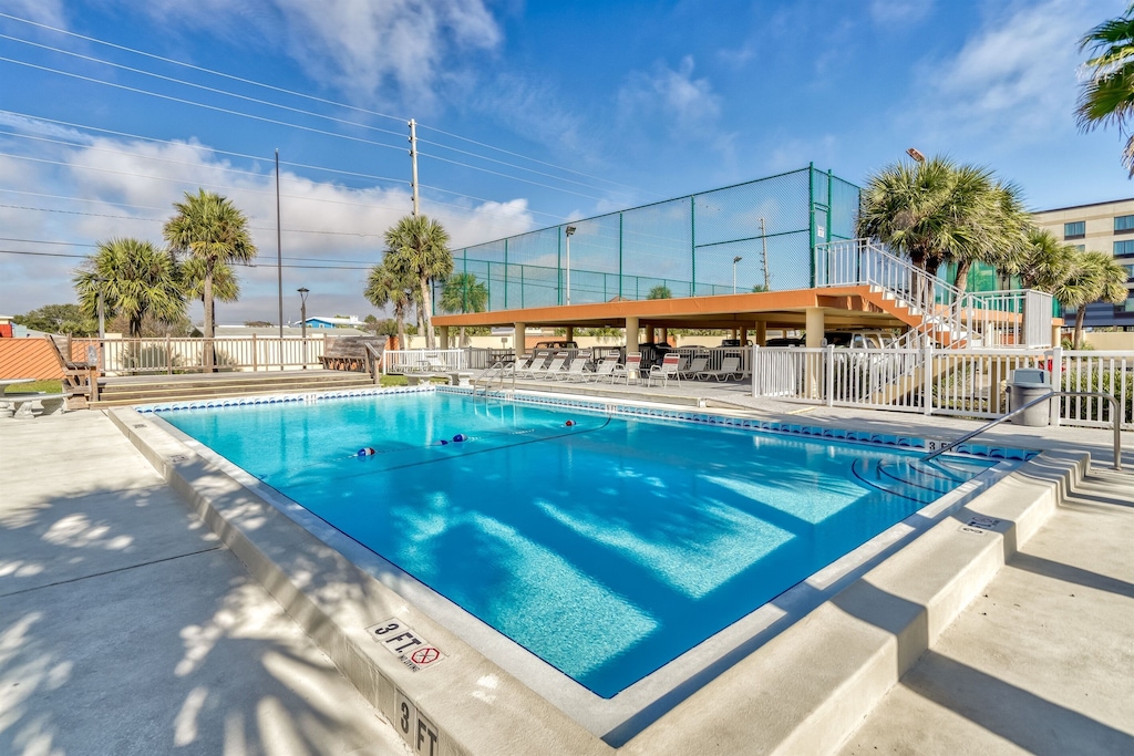 Pool, tennis and pickle ball courts