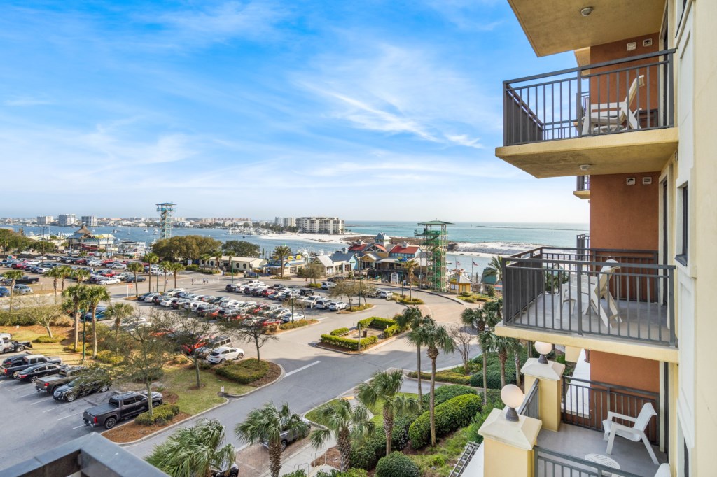 Amazing harbor and Gulf views from the balcony!
