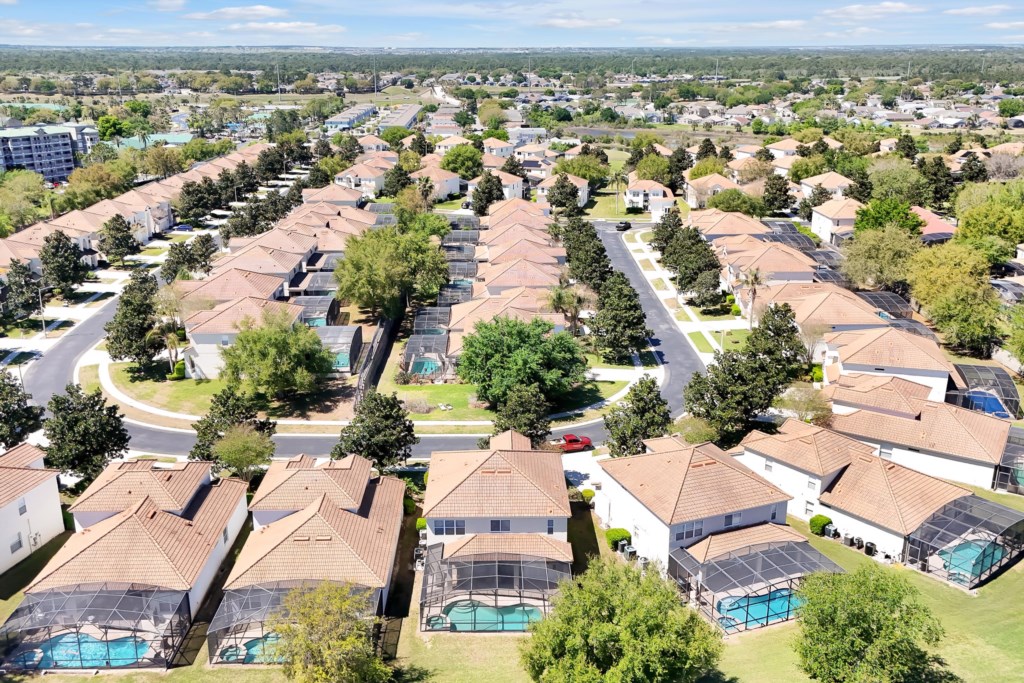 Charming neighborhood with private pools, perfect for a relaxing family getaway.