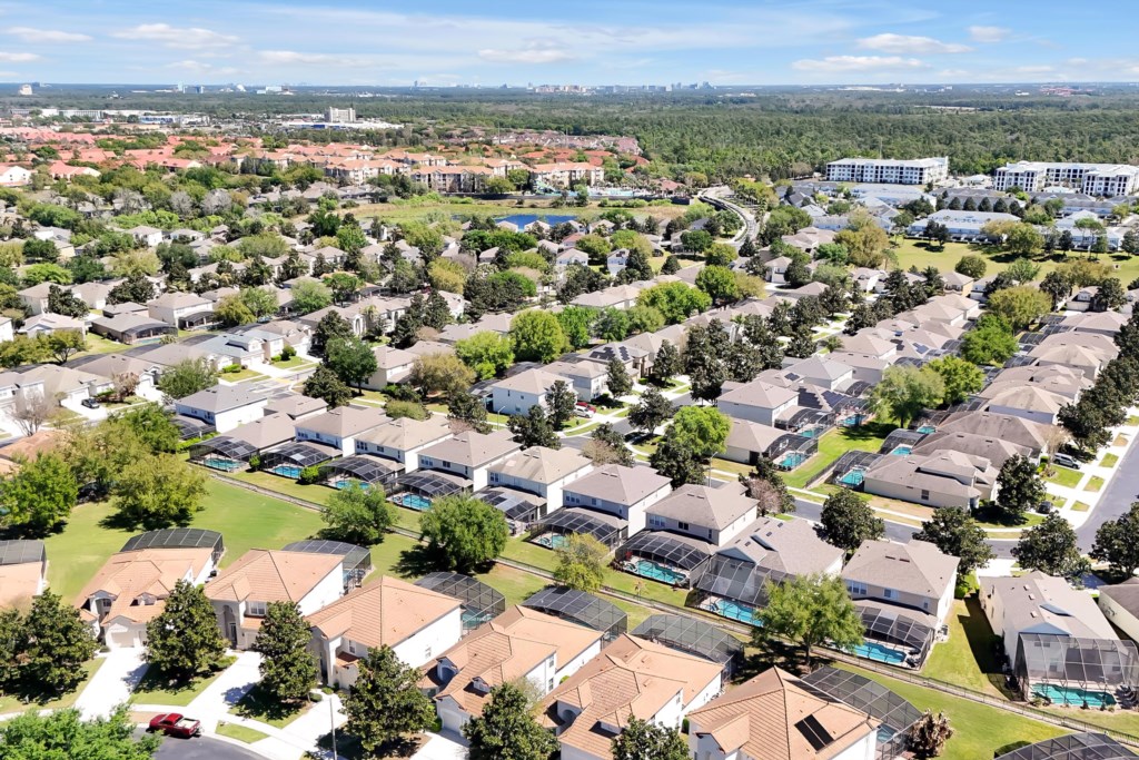Charming neighborhood with private pools and lush greenery, perfect for a relaxing getaway.