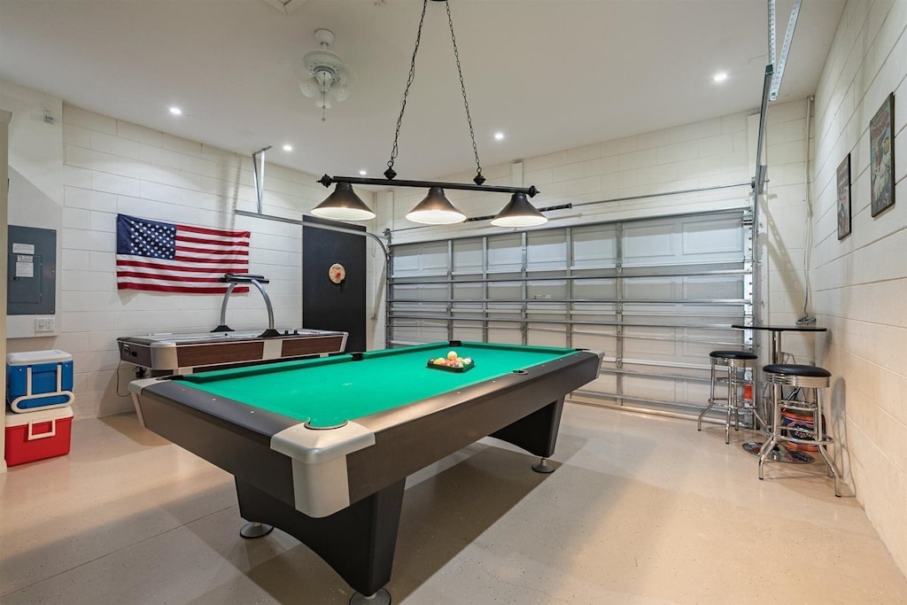 Gameroom/ Garage