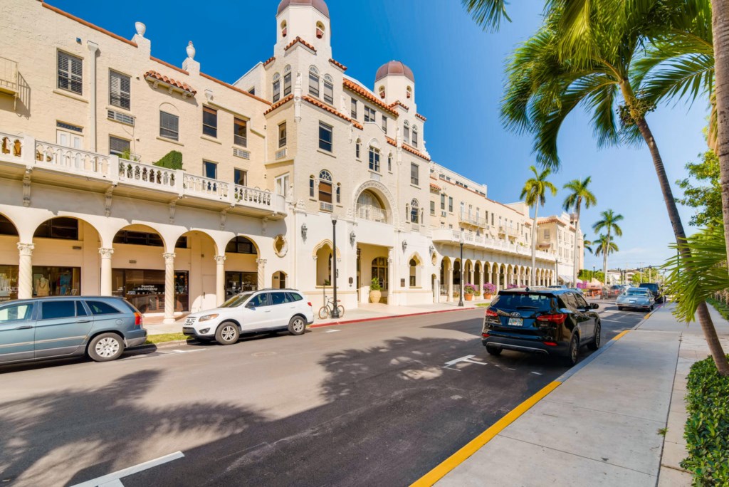 Palm Beach Hotel.jpg