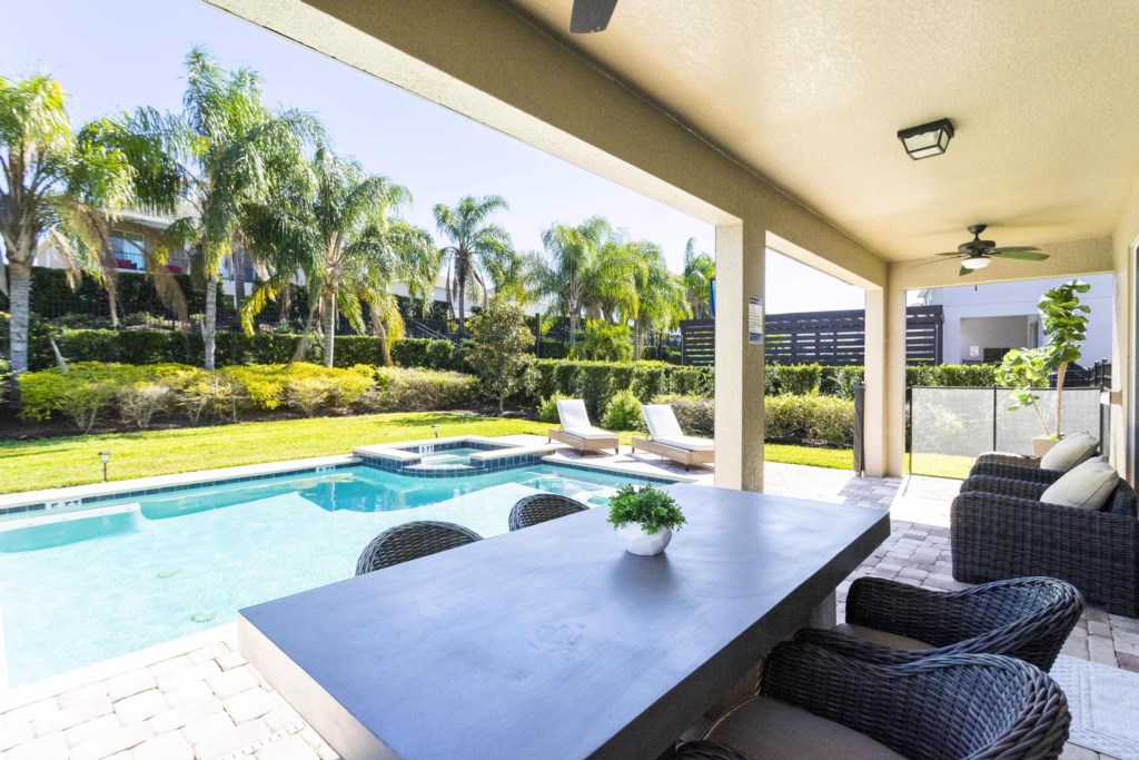 Property private pool w/ outside dining