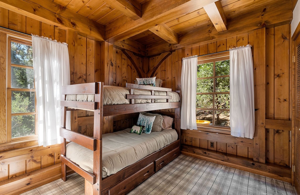 Guest room with twin bunk beds!