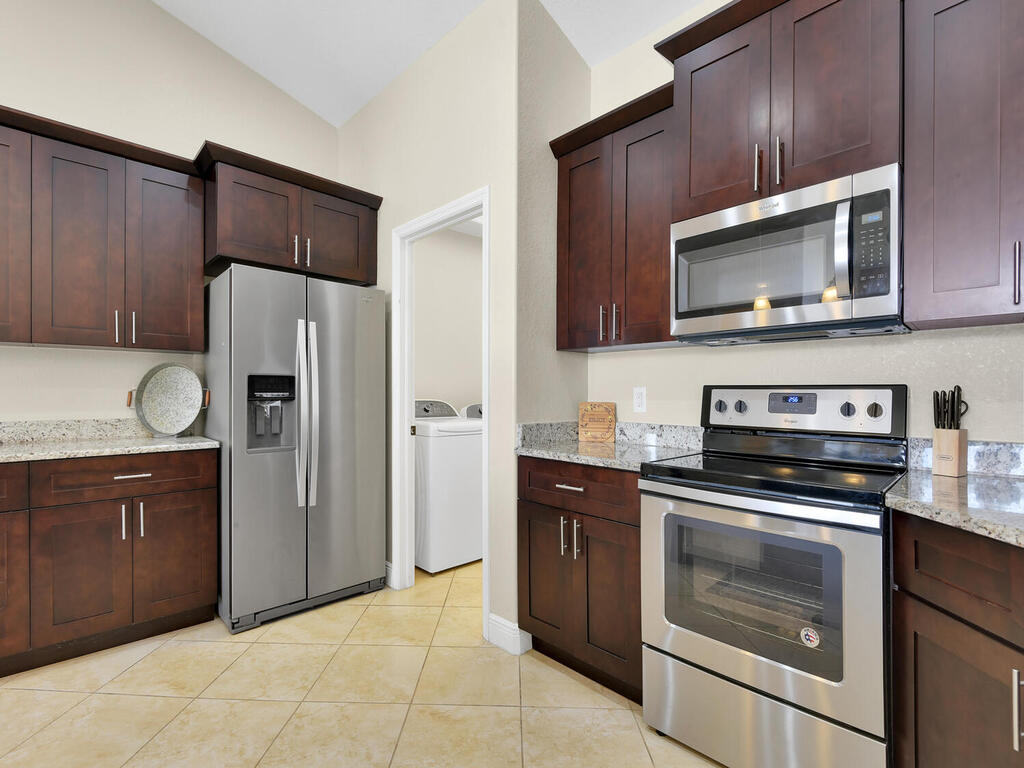 2309 SW 20th Terrace Cape Coral FL 33991 USA-009-019-Stainless Steel Appliances-MLS_Size.jpg