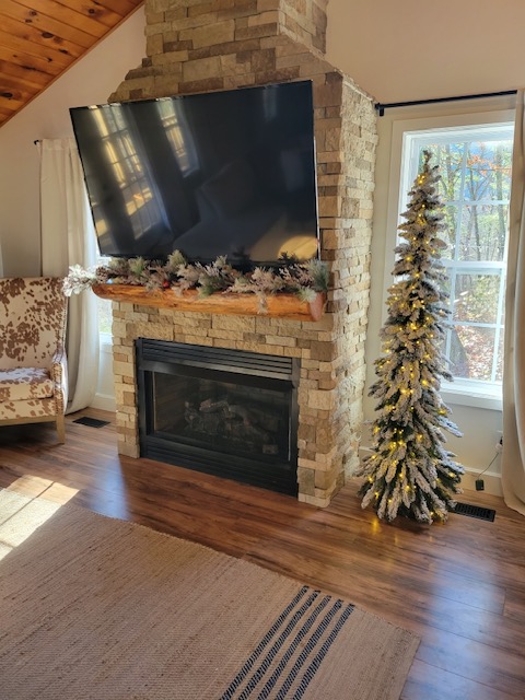 Gas Fireplace for a cozy comfortable living area!