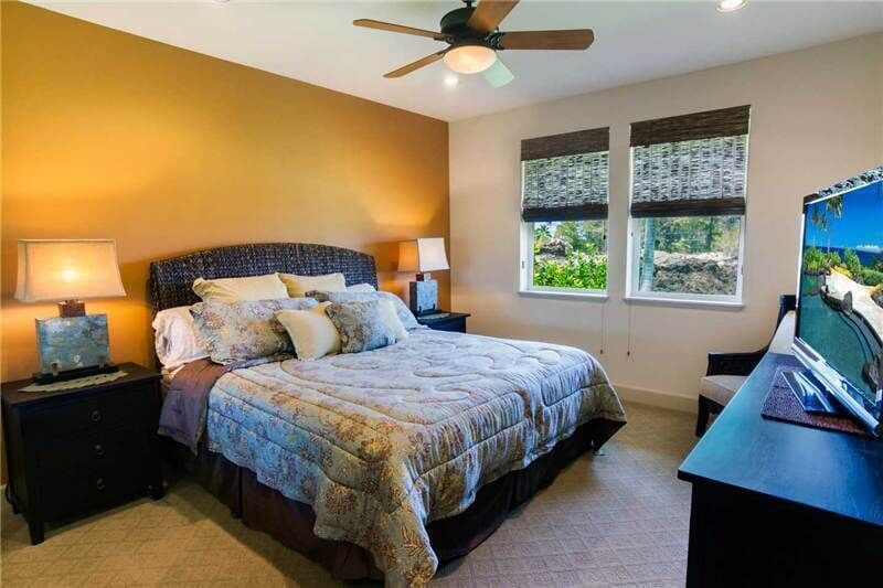 King Size Bed in Master Bedroom