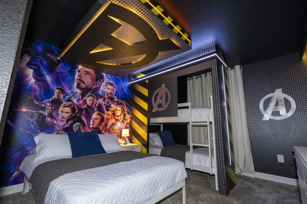 Themed Bedroom w/ Full bed + twin bunk bed 