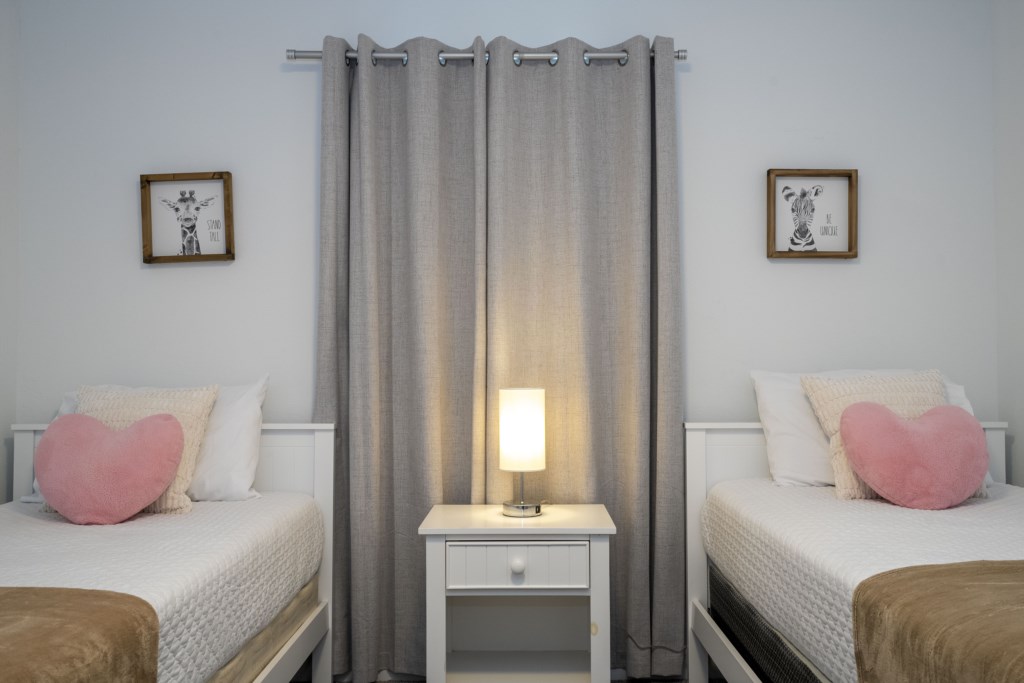 Twin bedroom 2nd floor