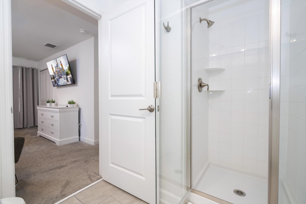 Master bathroom 2nd floor