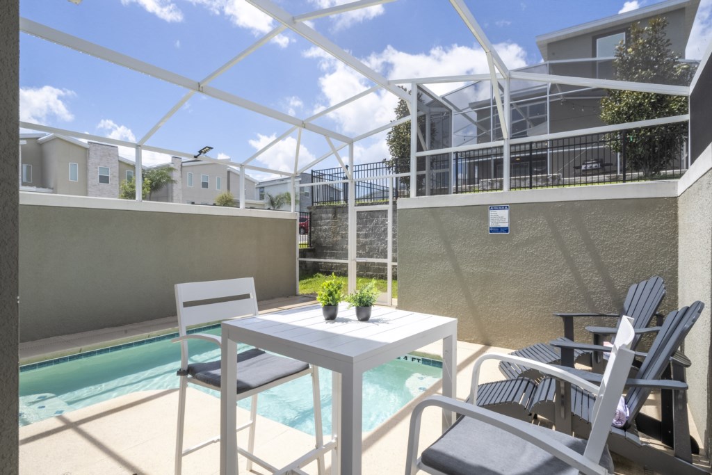 Property private splash pool. Pool heat is optional and available for an extra fee.