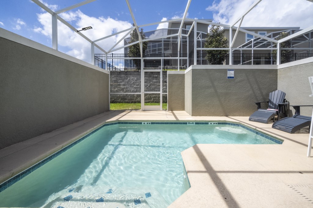 Property private splash pool. Pool heat is optional and available for an extra fee.