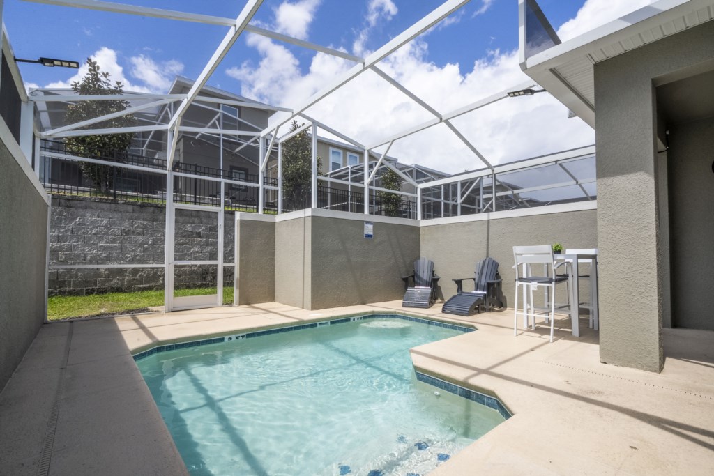 Property private splash pool. Pool heat is optional and available for an extra fee.