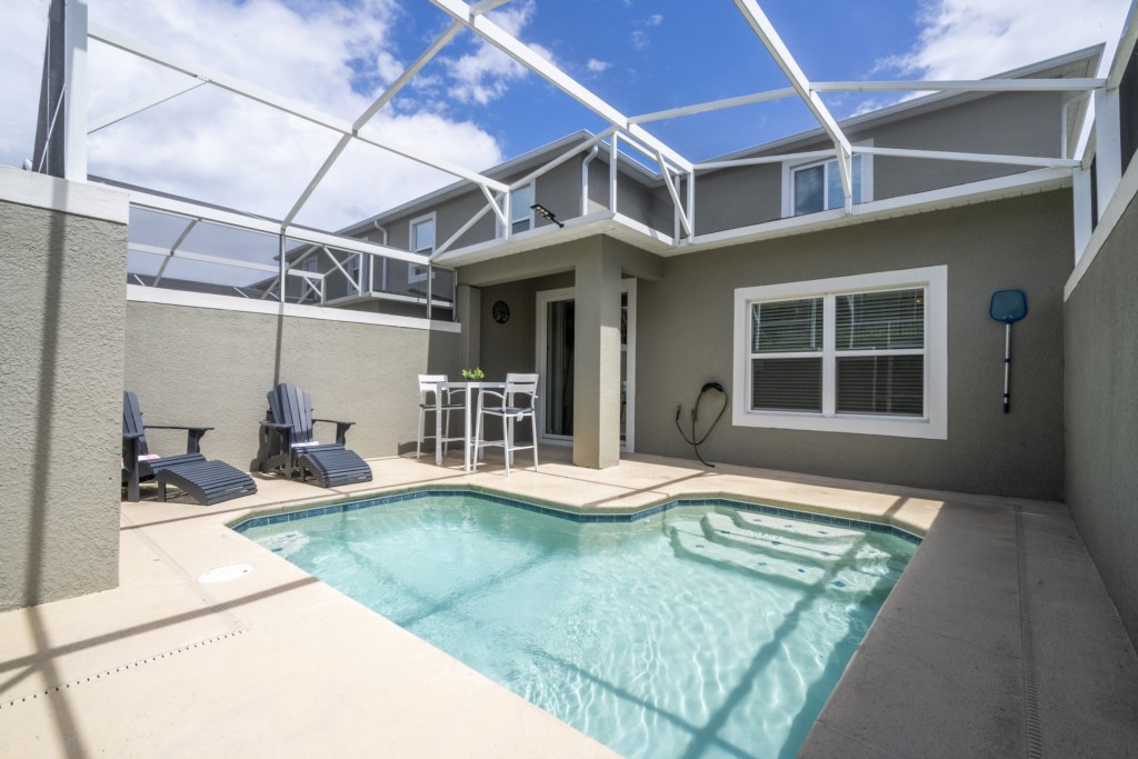 Private splash pool. Pool heat available for an additional fee.