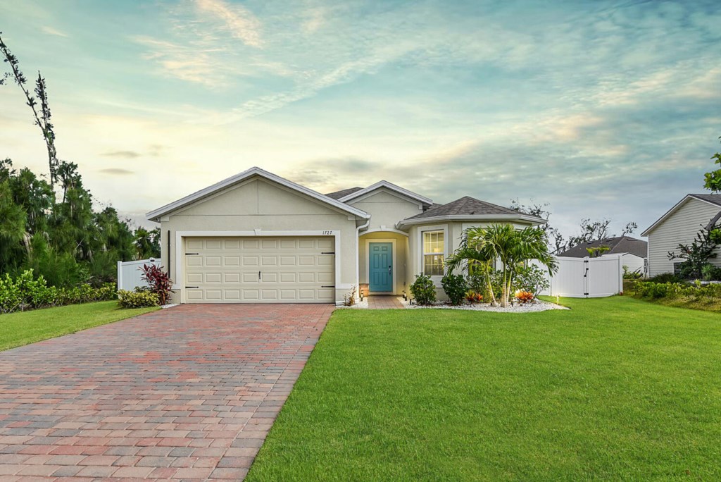 1727 SW 4th St Cape Coral FL-large-001-001-Vacation Home In Cape Coral-1498x1000-72dpi.jpg