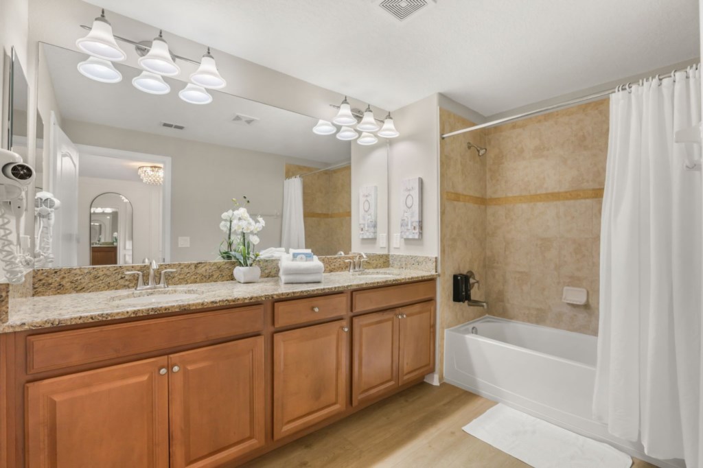 Bathroom — 4899 Clock Tower Drive, photo 29 of 61