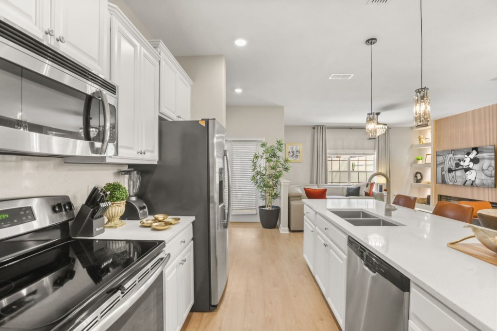 Kitchen — 4899 Clock Tower Drive, photo 11 of 61