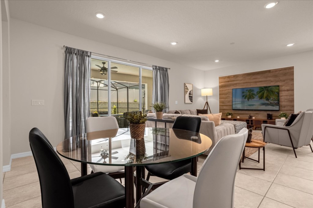 8 bedroom vacation house at Windsor Island Resort - Image 5
