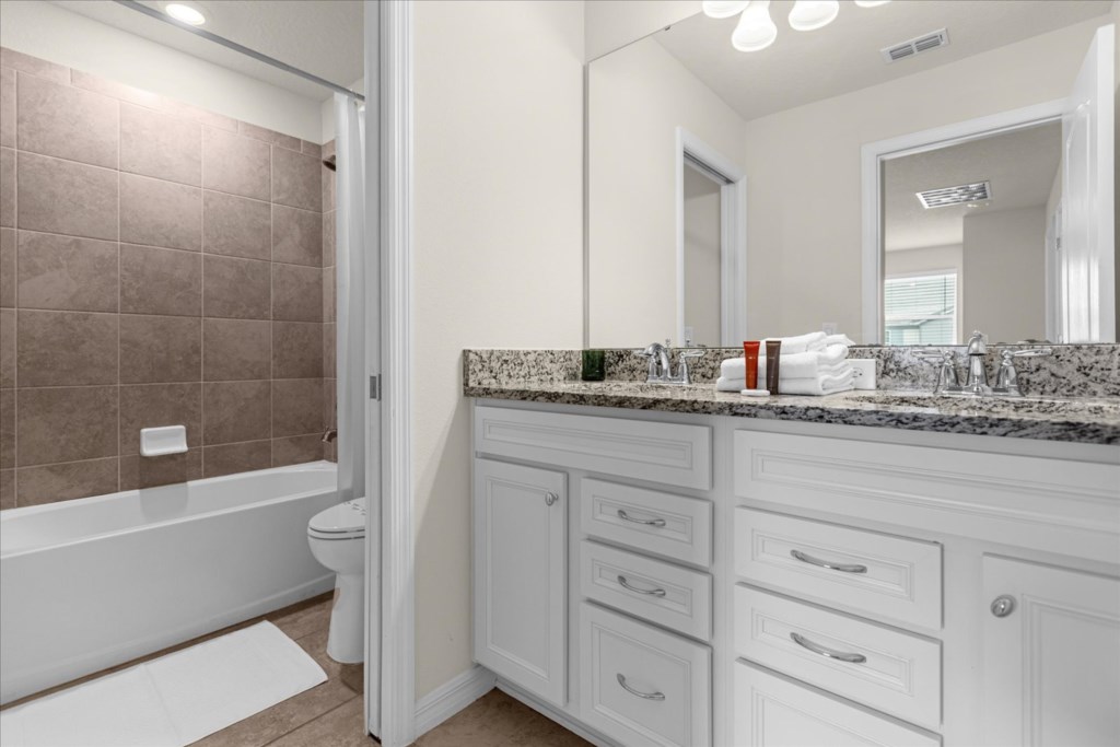 5 bedroom vacation townhouse at Solterra - Image 29