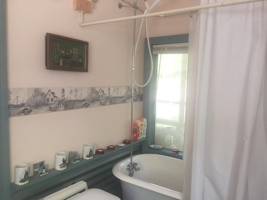 Shower/Tub.