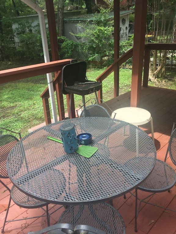 Back deck Table & Chairs for 4.