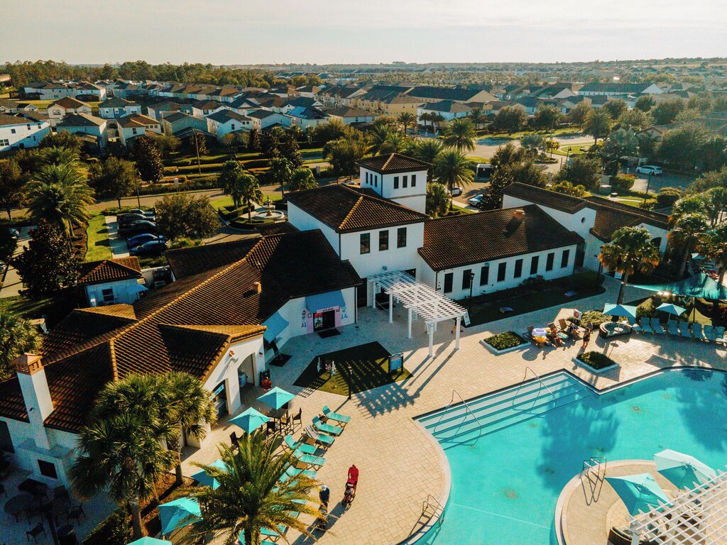 Exclusive Windsor at Westside Getaway 5B/4.5BA