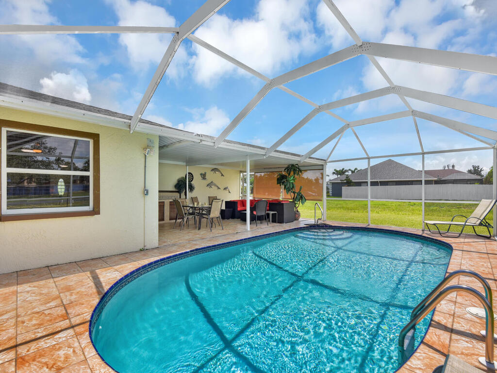 1825 SW 36th Terrace Cape Coral FL 33914 USA-026-006-Great For Entertaining-MLS_Size.jpg