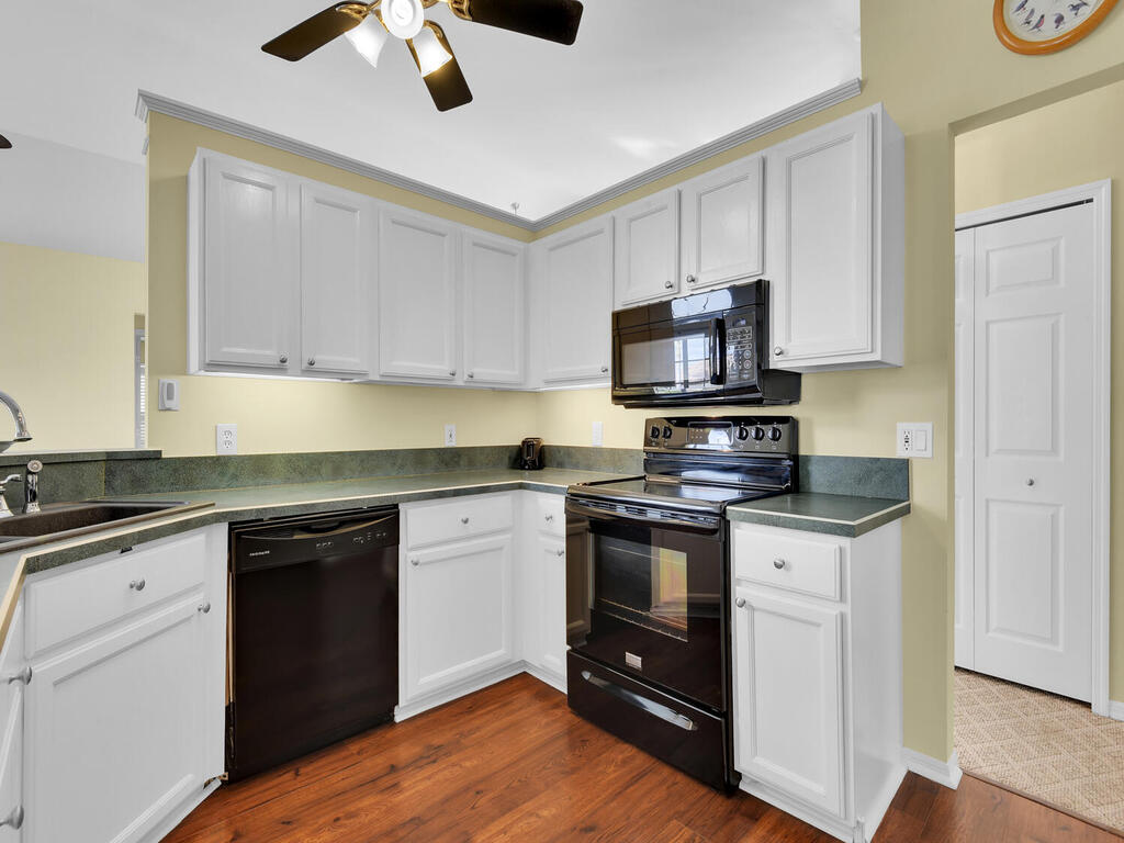 4108 SW 23rd Ave Cape Coral FL 33914 USA-008-018-Kitchen-MLS_Size.jpg