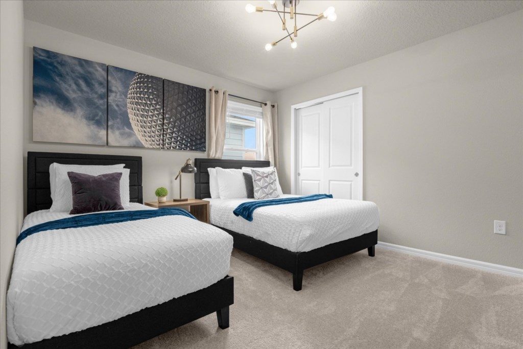 1261EmeraldRowStreet(33)