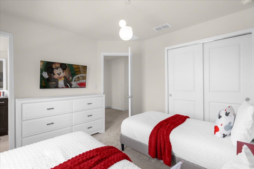 1261EmeraldRowStreet(37)