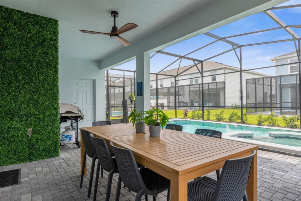 1261EmeraldRowStreet(49)