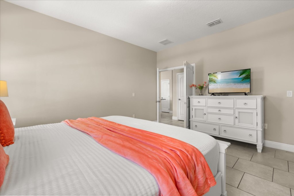 5144OakbourneAvenue020