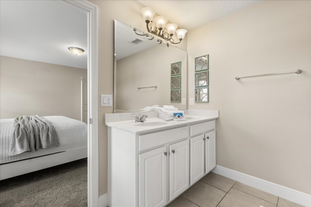 5144OakbourneAvenue030