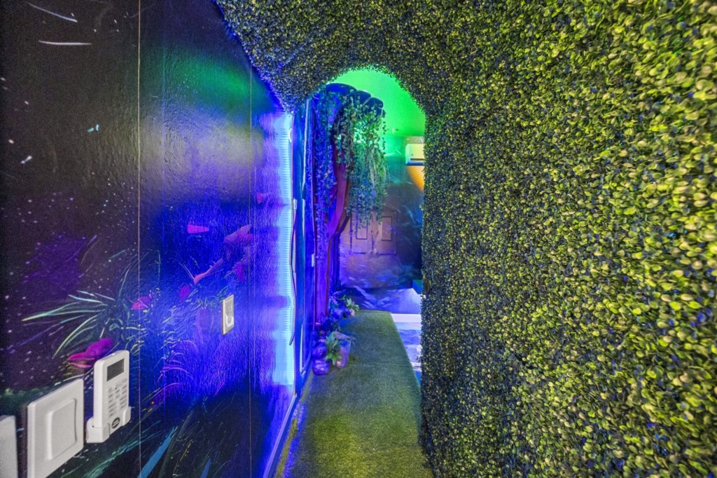 5857HighSeasDrive(11)