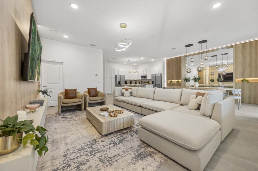 5857HighSeasDrive(2)