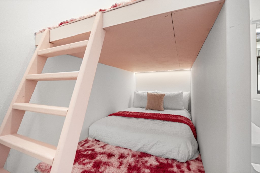 5857HighSeasDrive(49)